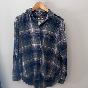 American Eagle flannel. Size S. Blue, green, purple colors.